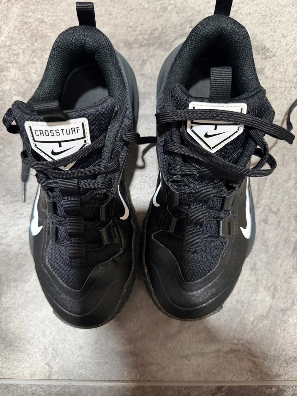 Nike Kids size 4.5y Athletic turf cleats